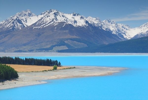 Những hồ nước có màu đẹp nhất trên thế giới