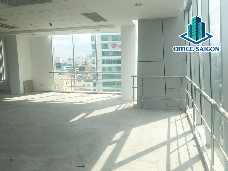 Một góc view từ Central Park Office building 2 qua tòa nhà Rồng Việt Building