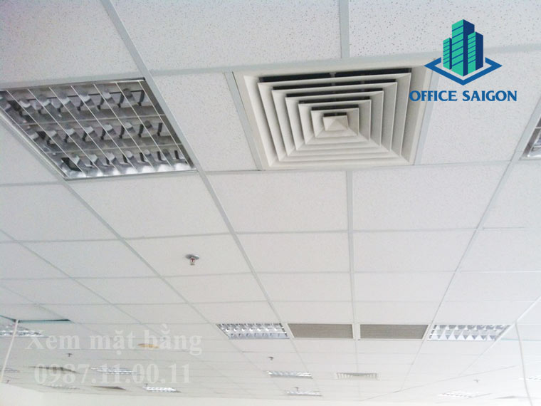 Trần và hệ thống đèn chiếu sang tại cao ốc Saigon Centre 1