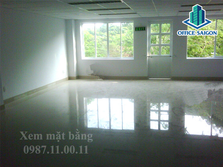Nhân viên Office Saigon ghi nhận mặt bằng thực tế tại ILD building