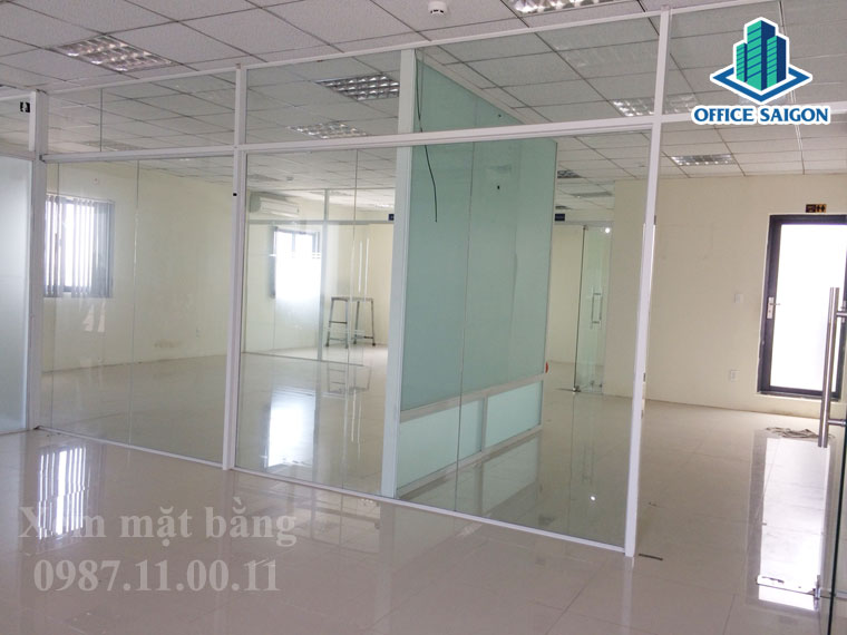Diện tích trống khách hàng vừa trả còn fitout tại Thuận Việt building
