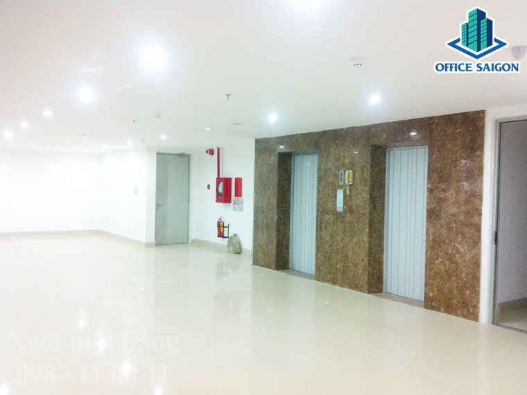 View lối vào 2 tháng máy chất lượng cao tại CT In building