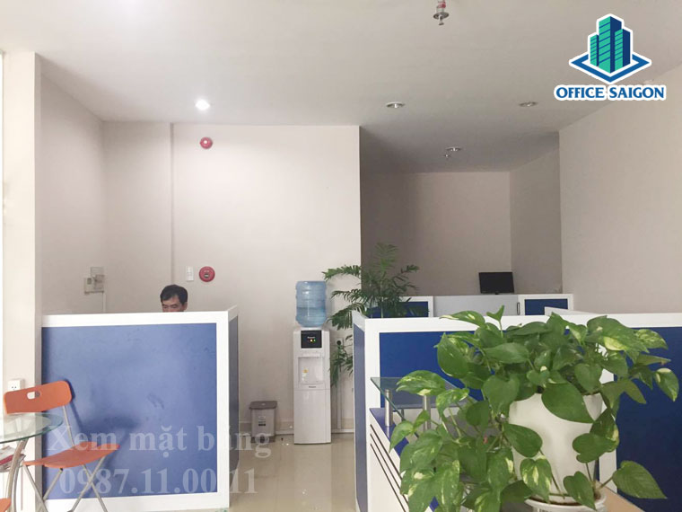 Diện tích 36m2 hiện sắp hết hợp đồng nhân viên Office Saigon hỗ trợ khách tham quan