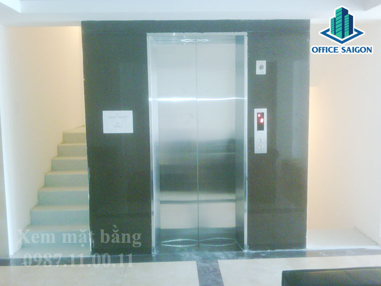 Lối vào thang máy tại tòa nhà Repac building