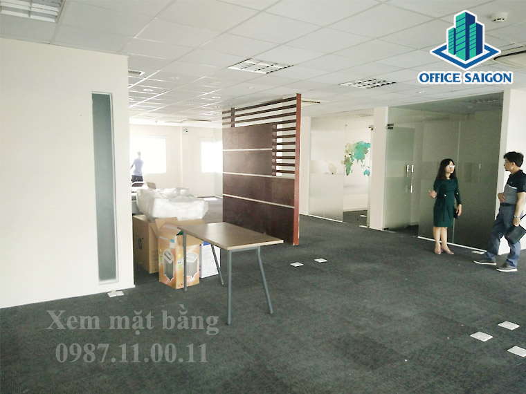 Khách xem diện tích 145m2 được Office Saigon hỗ trợ xem