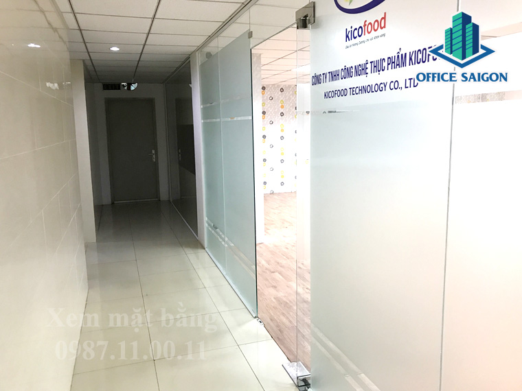 Lối đi ngoài hành lang tại tòa nhà Kicotrans building Bạch Đằng