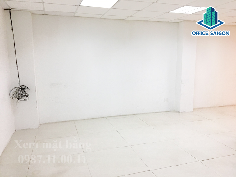 Mặt bằng tại Vietcomreal được lót gạch rất sạch sẽ