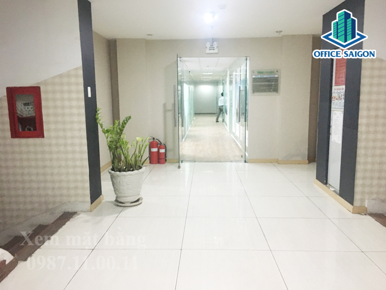 Hàng lang lối đi chung tại Vietcomreal building đường Nguyễn Huệ quận 1
