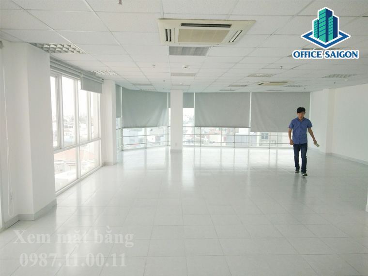 Sàn tại tòa nhà 145LQD building được lót gạch rất sạch sẽ