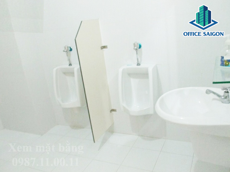 Hệ thống toilet tại cao ốc văn phòng NGE building quận Bình Thạnh