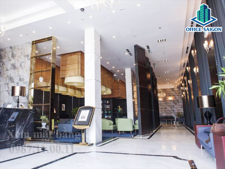 Sảnh tòa nhà Charm Suite building rất sang trọng