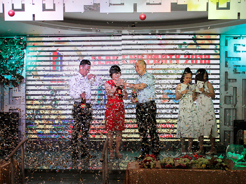 Đêm hội văn nghệ Year End Party: mừng tất niên 2018 của công ty Office Saigon