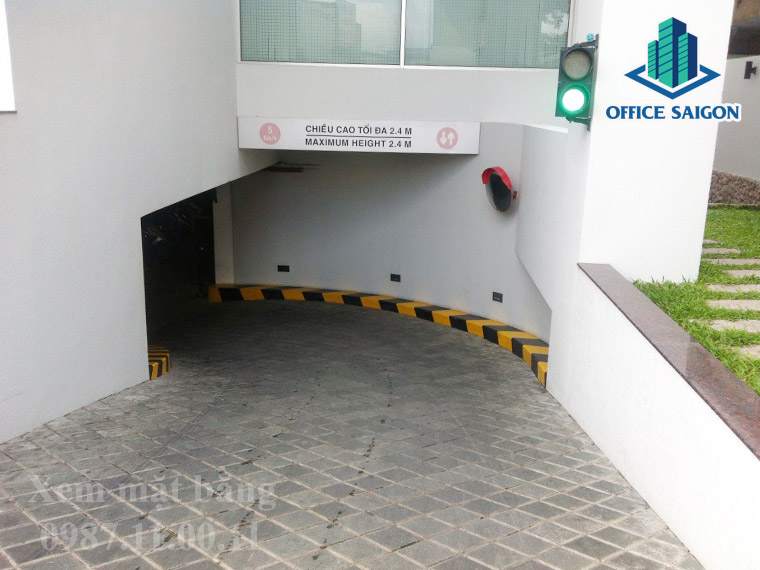 Lối vào tầng hầm cao ốc văn phòng Coteccons building