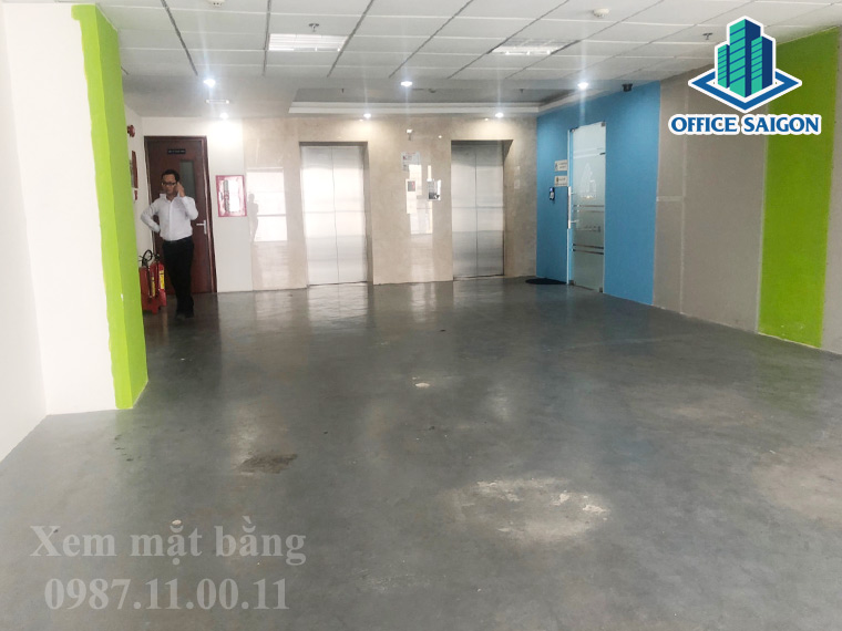 Khách đang xem diện tích 150m2 tại tầng 7 Hung Bình Building