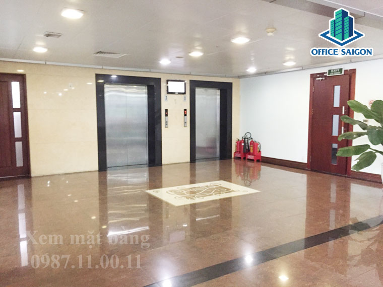 Mặt bằng cho thuê tại Tuổi Trẻ trần cao thông thoáng