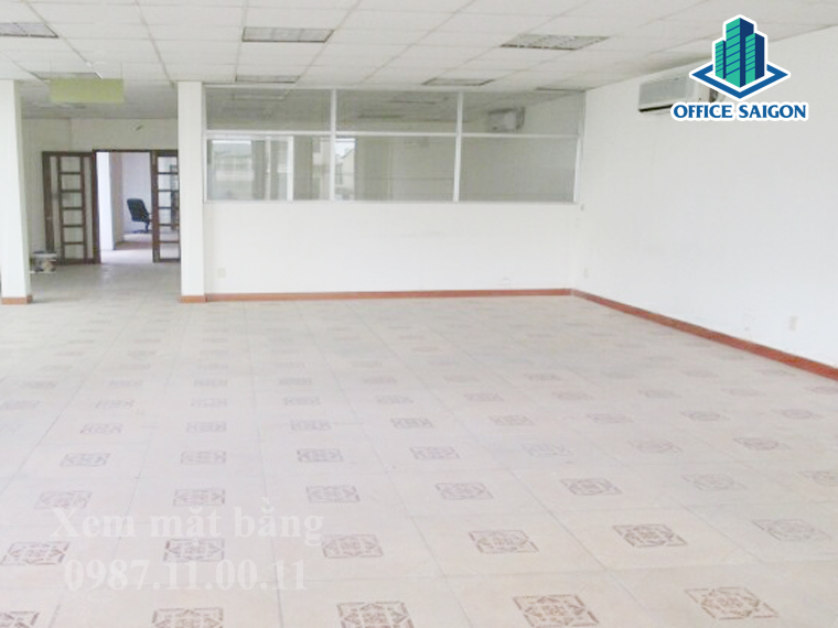 View từ phía mặt tiền vào bên trong tòa nhà Thái Bình House building