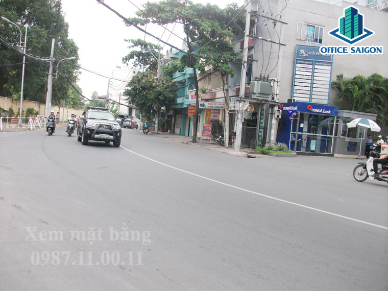View đường Hoàng Minh Giám phía trước tòa nhà Cao Ốc Phú Nhuận building
