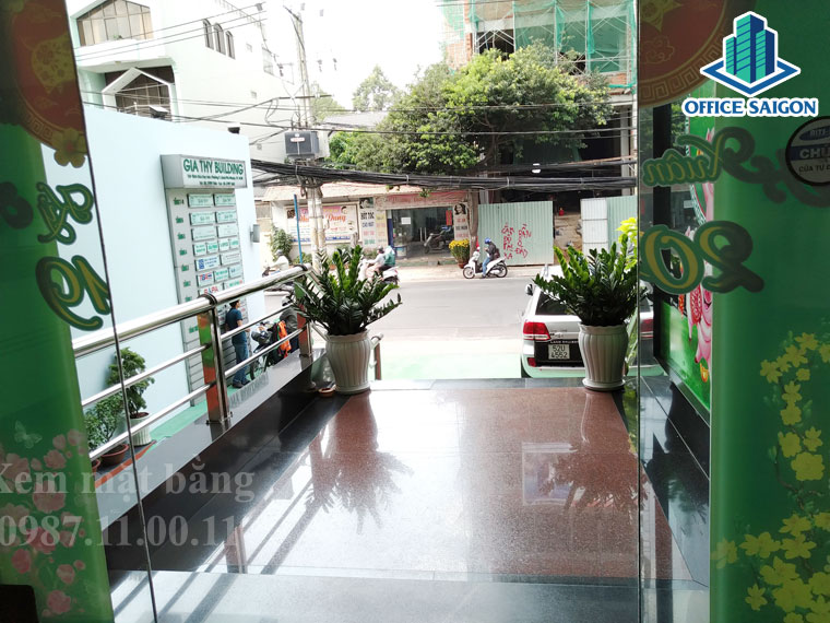 Từ sảnh tòa nhà Gia Thy building view đường Đào Duy Anh quận Phú Nhuận