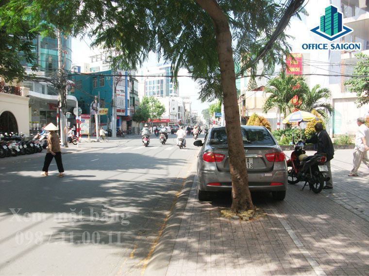 View đường Trần Huy Liệu phía trước tòa nhà Arirang building