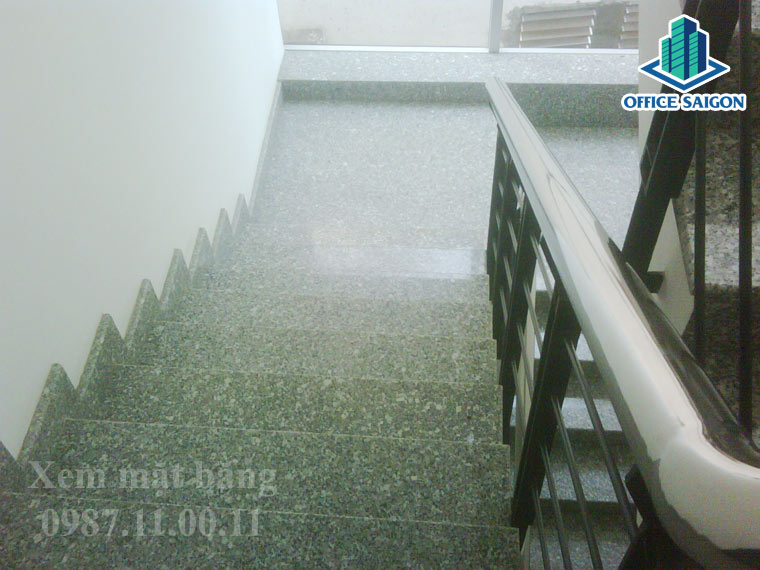 View hệ thống thoáng hiểm thang bộ tại cao ốc văn phòng H&H Tower