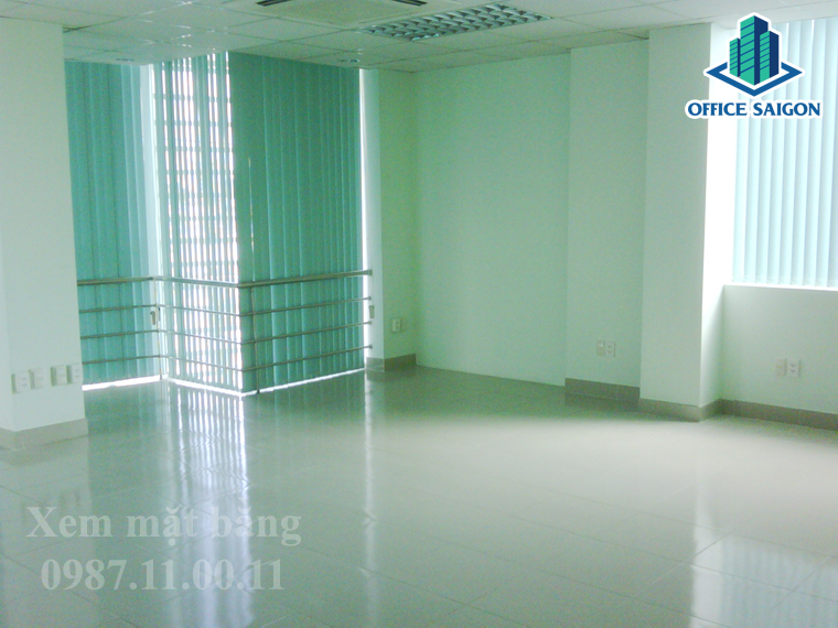 Trần và sàn tại tòa nhà văn phòng Elilink building khá đẹp và thông thoáng
