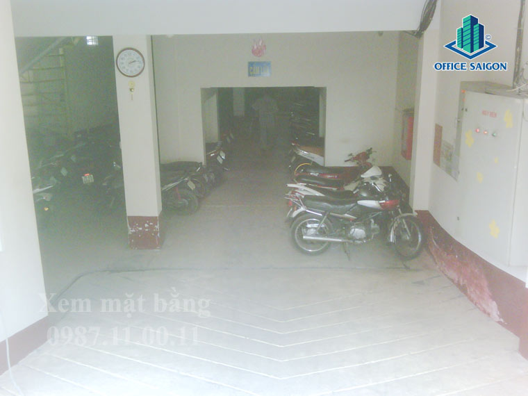 Lối đi vào tầng hầm cao ốc văn phòng Lý An building quận Phú Nhuận