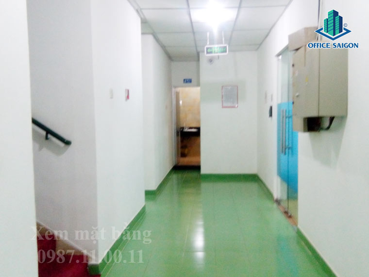 Hành lang lối đi chung tại IBC building khá thông thoáng