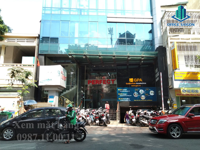 View mặt tiền phía trước tòa nhà Perfect building đường Lê Thị Hồng Gấm