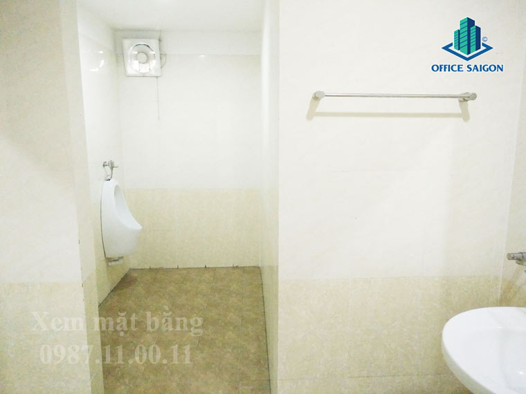 Hệ thống toilet các tầng tại tòa nhà Viễn Đông building