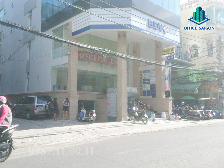 View mặt tiền phía trước tòa nhà TTA building đường Nguyễn Hữu Cầu