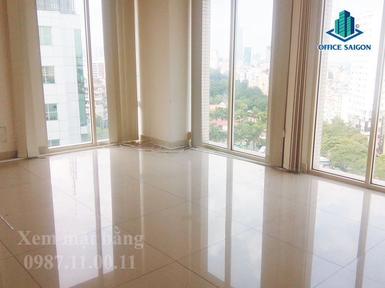 Sàn tại SCB building được lót gạch rất sạch sẽ và sang trọng