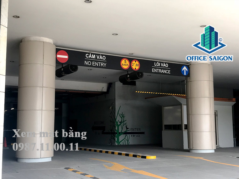 Lối vào hầm giữ xe văn phòng The Vista Building quận 2