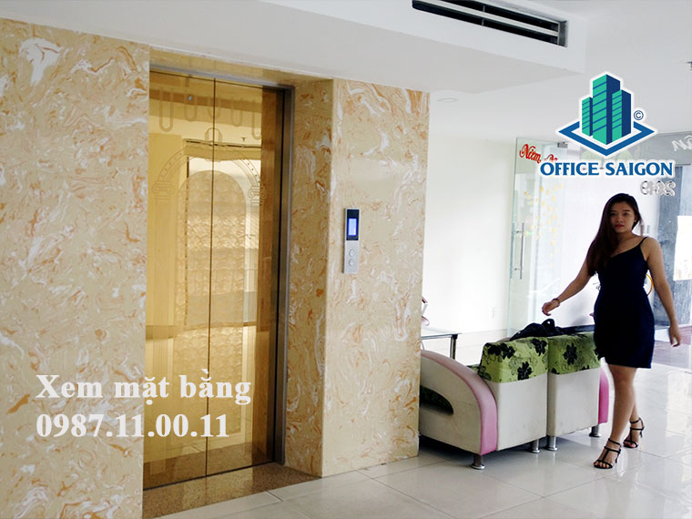 Thang máy thiết kế sang trọng tại D-Town Office Building quận Tân Bình