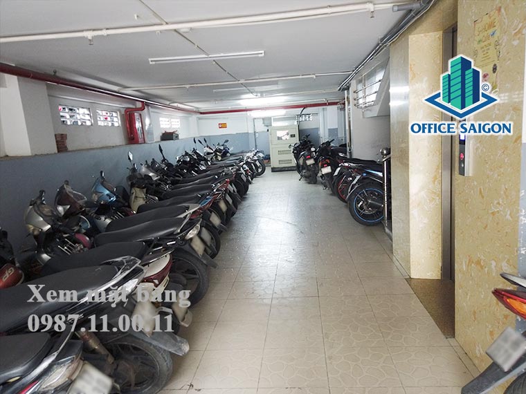 Hầm giữ xe rộng rãi tại D-Town Office Building quận Tân Bình
