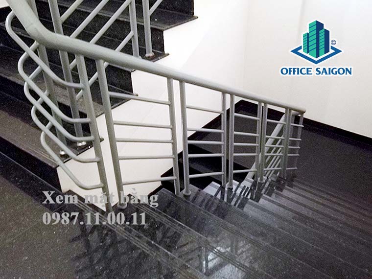 Lối đi cầu thang bộ tại văn phòng cho thuê Halo Building quận 1