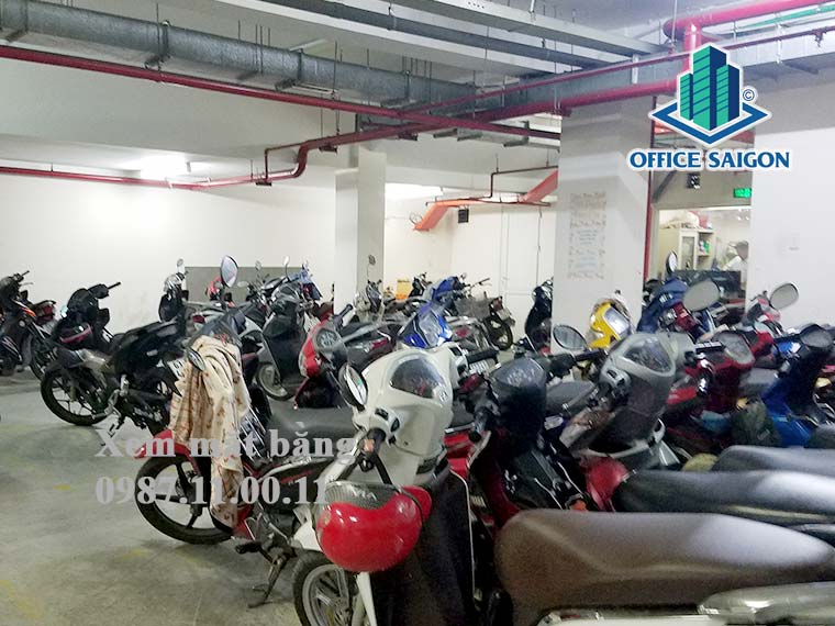 Hầm giữ xe rộng rãi tại toà nhà Halo Building quận 1