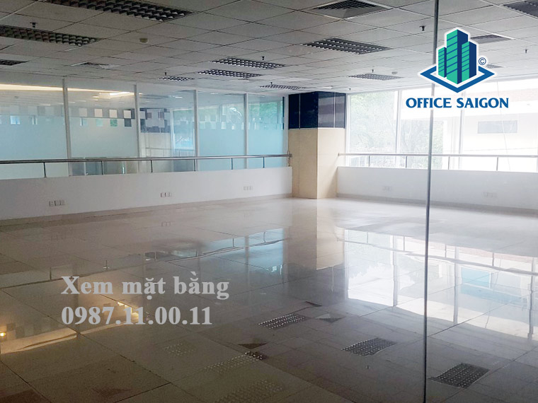Vách ngăn kính cường lực giữa các văn phòng tại Việt Dragon Tower
