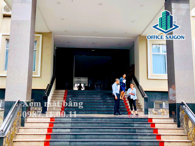 Lối vào văn phòng cho thuê Cmard 2 Building quận 1