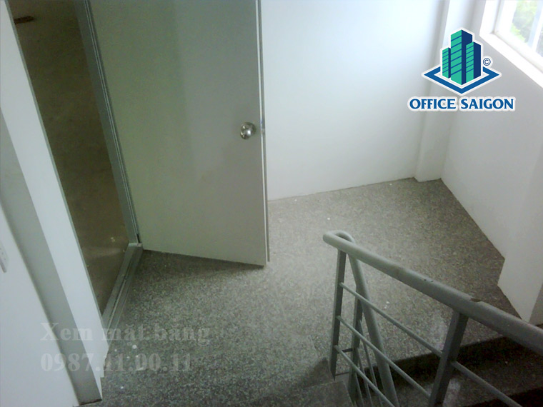 Cầu thang bộ tại văn phòng cho thuê Jabes 2 Building quận 3