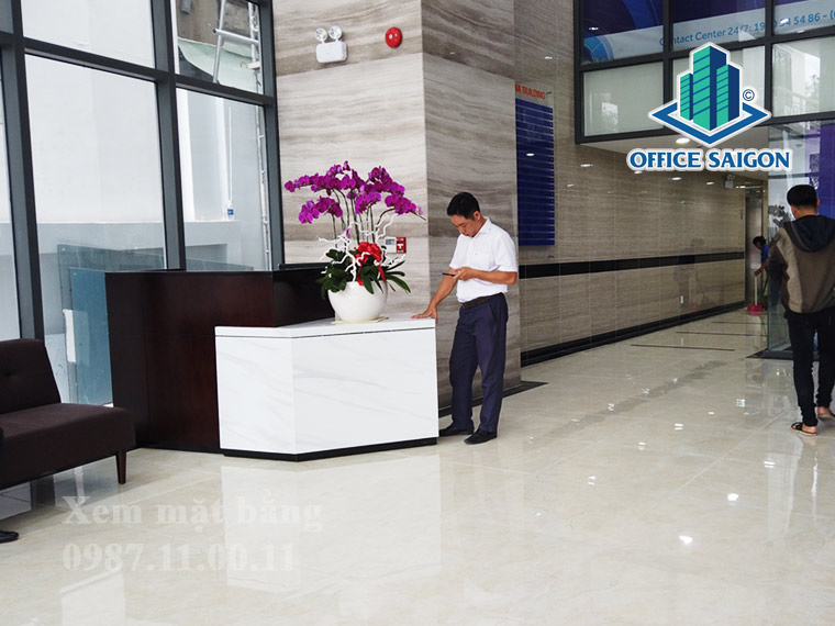 Thiết kế sang trọng tại khu vực quầy lễ tân toà nhà Vina Building quận Bình Thạnh
