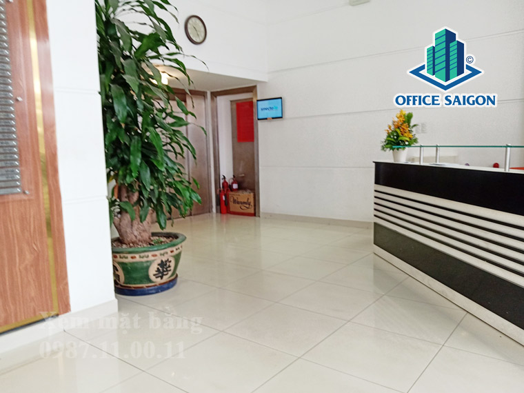 Khu vực tầng trệt văn phòng cho thuê Satra Building quận 1