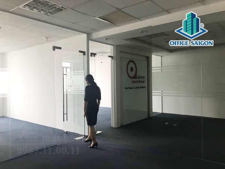 Quản lý toà nhà Rosana Tower quận 1 hỗ trợ khách xem mặt bằng