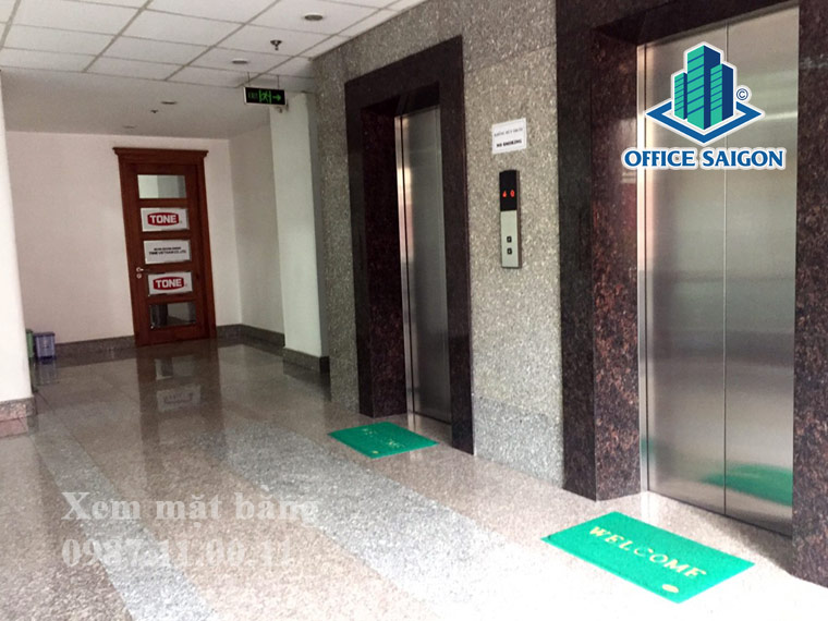 Hệ thống thang máy sang trọng tại toà nhà AGE Building quận 1