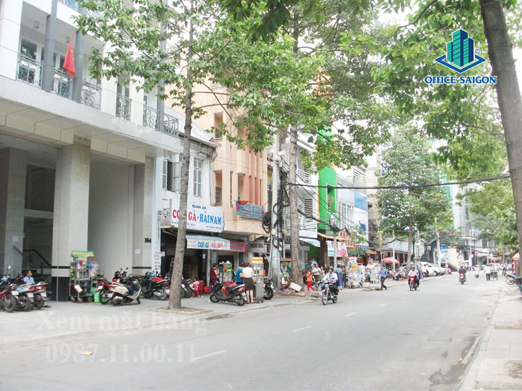 View đường Nguyễn Công Trứ trước tòa nhà Golden Sea building quận 1
