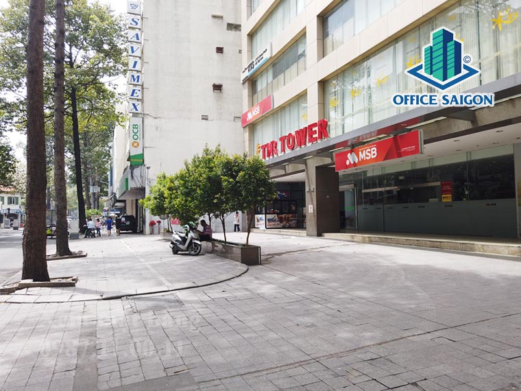 Mặt tiền phía trước tòa nhà Maritime Bank tower đường Nguyễn Công Trứ