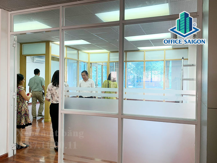 Quản lý tòa nhà cho thuê văn phòng KM Plaza quận 3 hỗ trợ khách xem mặt bằng