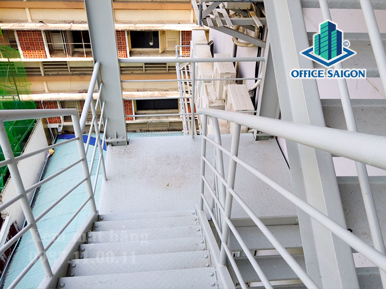 Lối thoát hiểm tại văn phòng cho thuê Pjico Tower quận 3