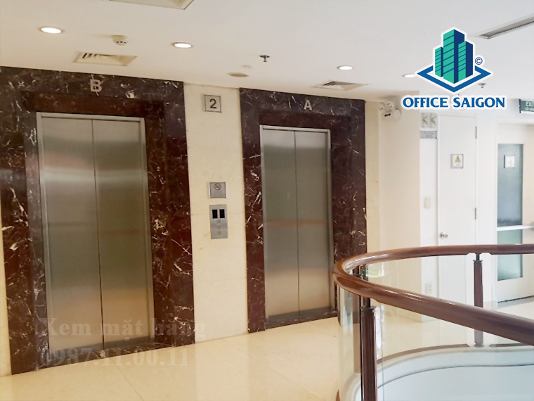 Thang máy tốc độ cao tại văn phòng cho thuê Loyal Office Building quận 3
