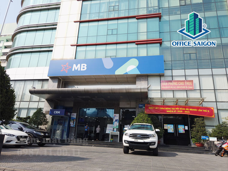 Lối vào tòa nhà cho thuê văn phòng MB Bank Building quận 3