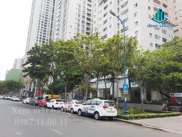 View đường Bến Vân Đồn phía trước tòa nhà Khánh Hội 2 building
